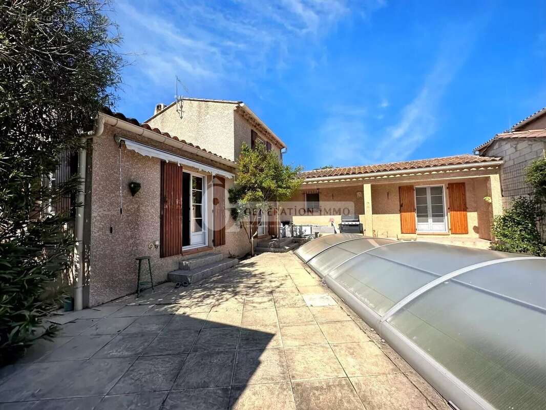 Maison à FONTVIEILLE