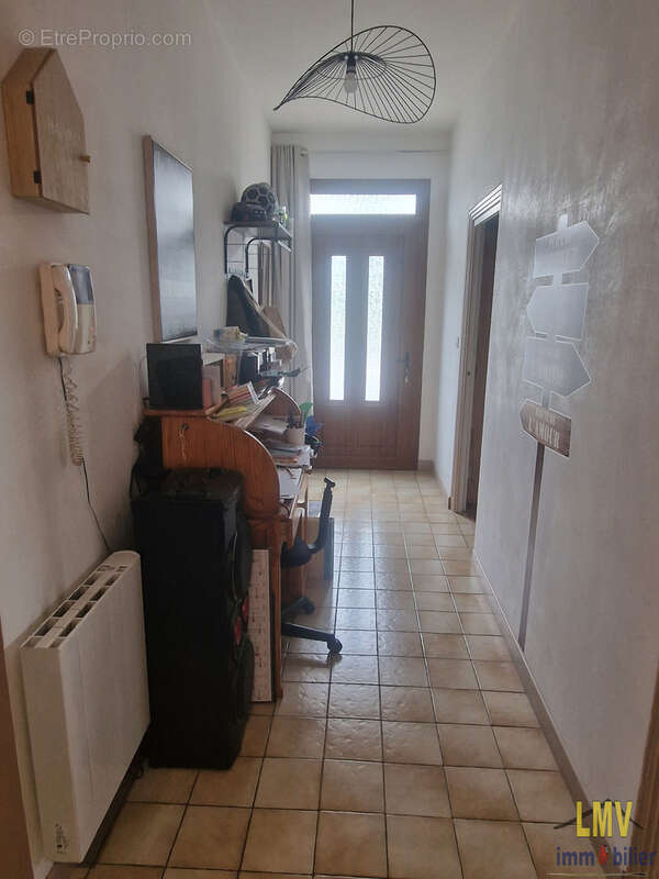 Maison à SAINT-MEDARD-DE-GUIZIERES