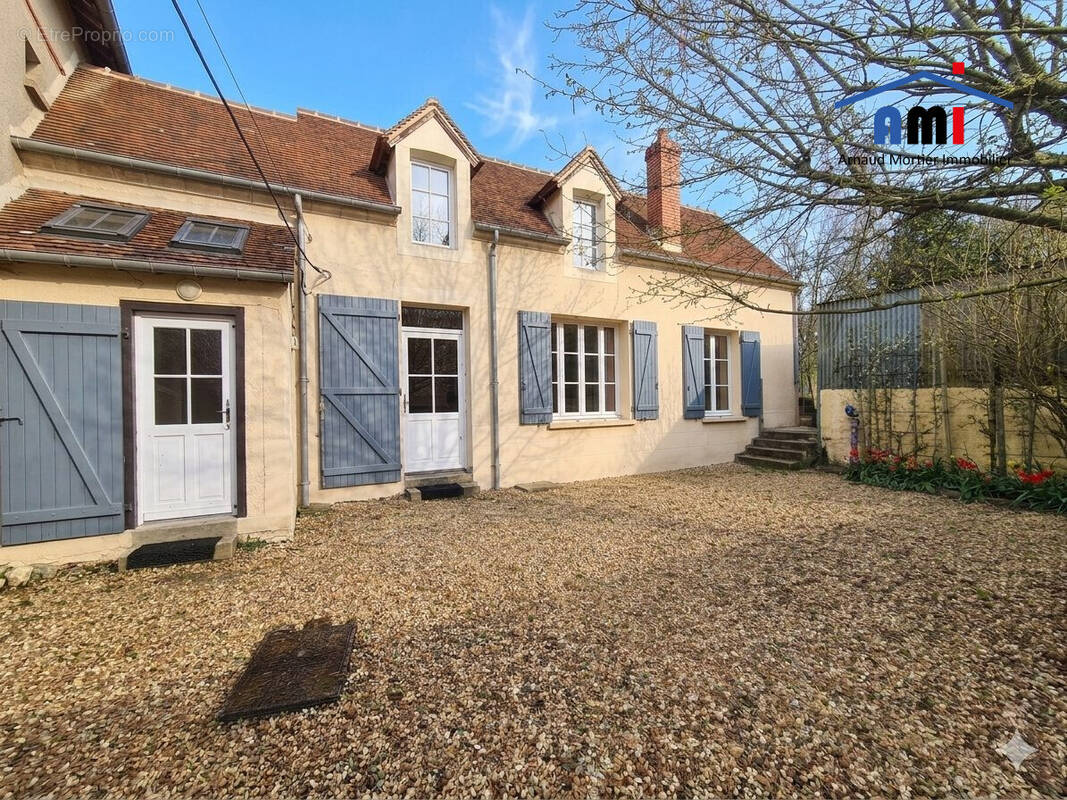 Maison à MOUTIERS-AU-PERCHE