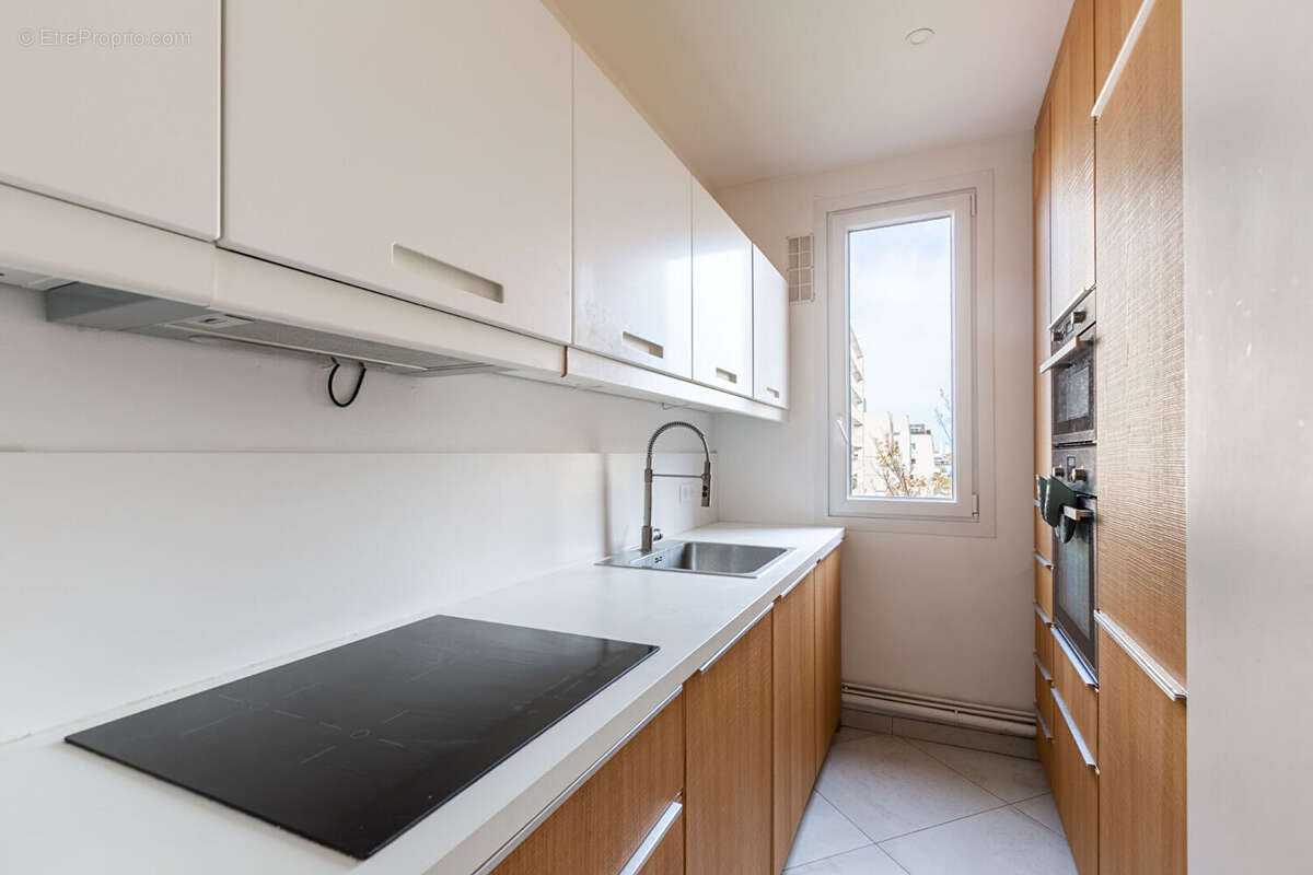 Appartement à COURBEVOIE