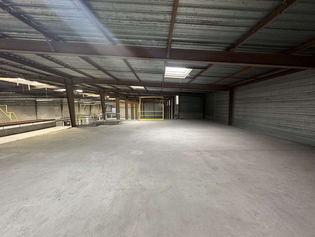 Commerce à MAINVILLIERS