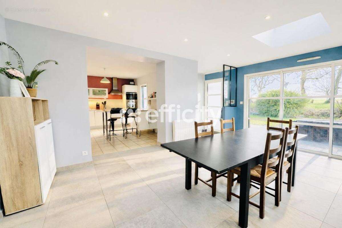 Maison à PIRE-SUR-SEICHE