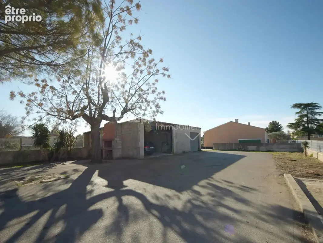Centre ville LUNEL - terrain à bâtir  468 m2 - photo 2