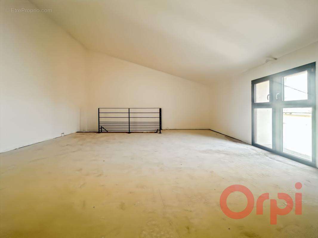 Maison de ville avec garage : laissez libre cours à vos envies ! - photo 3
