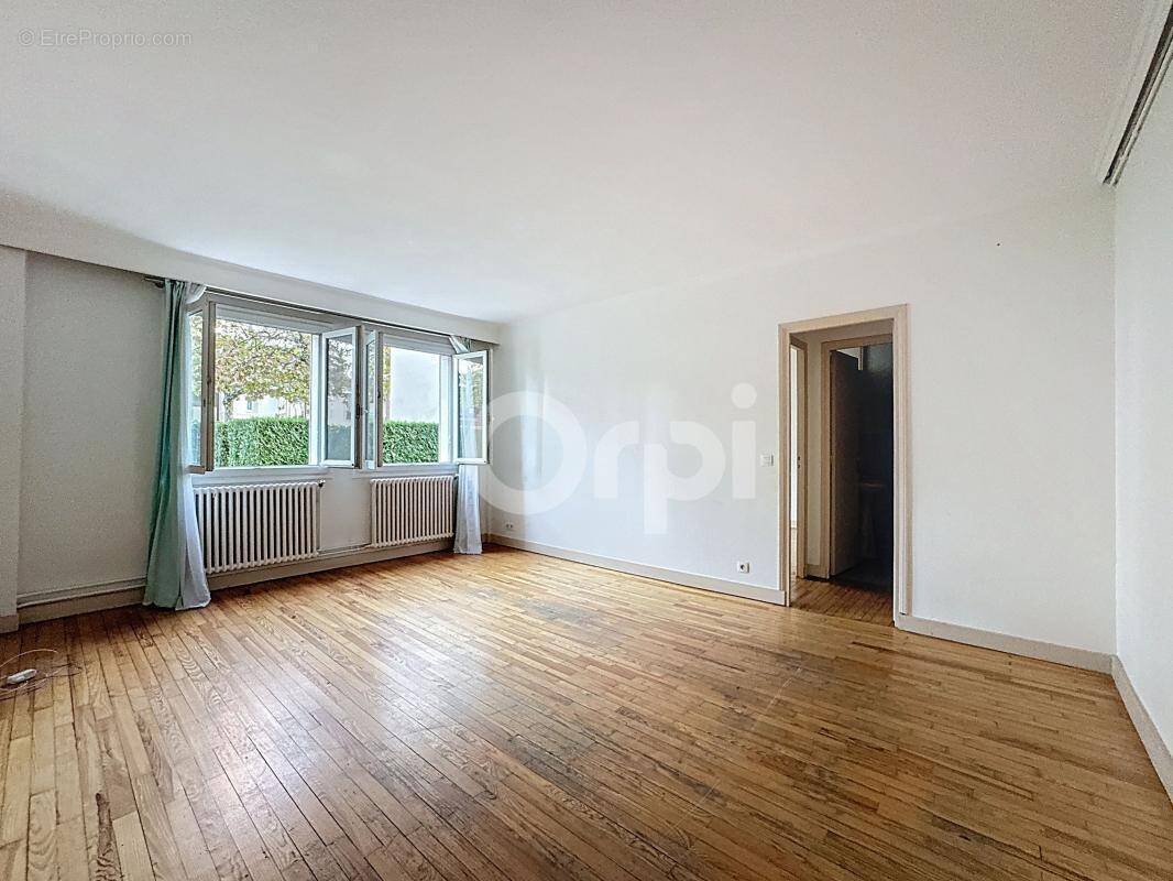 Appartement à NOGENT-SUR-MARNE