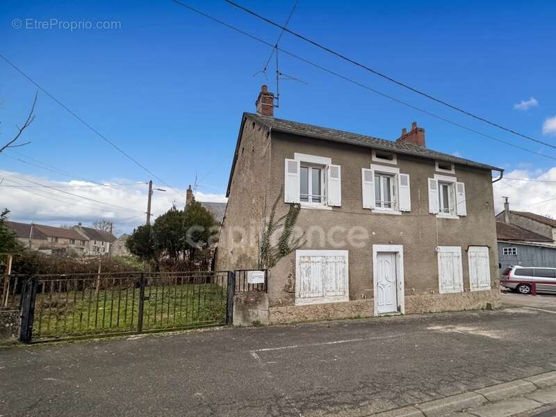 Maison à TAMNAY-EN-BAZOIS