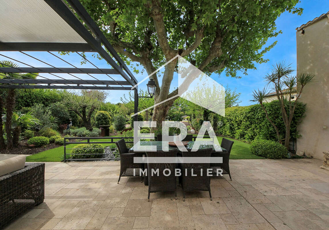 Maison à CHATEAURENARD