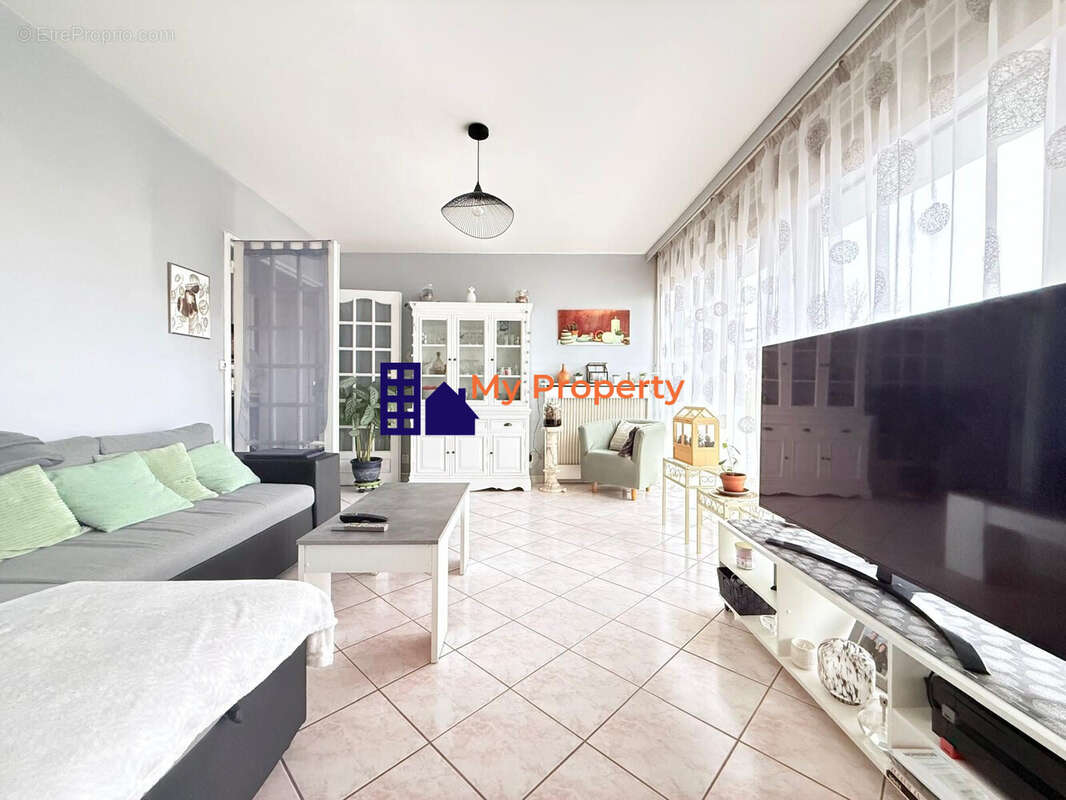Appartement à HOUILLES