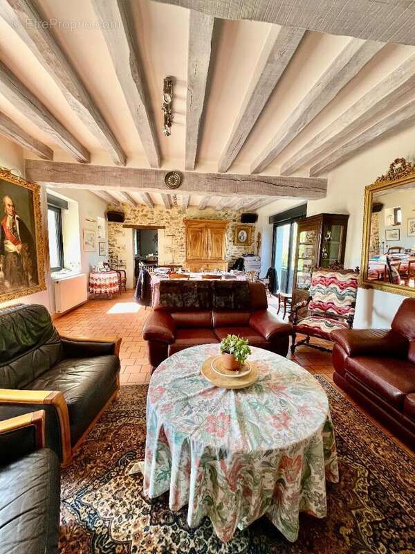   - Maison à ECOUFLANT