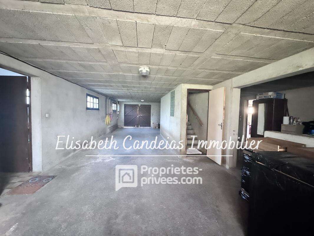 Maison centre ville Pechbonnieu à fort potentiel - photo 13