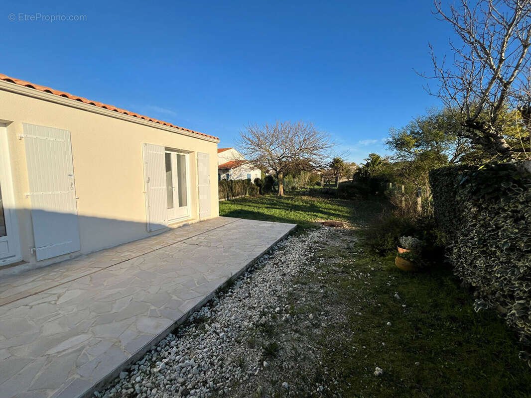 Maison à LA BREE-LES-BAINS