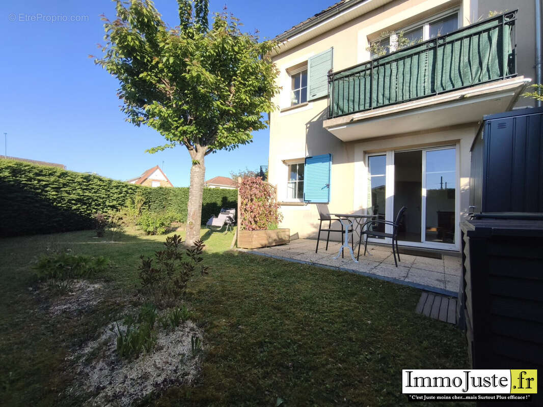 Appartement à LES ESSARTS-LE-ROI