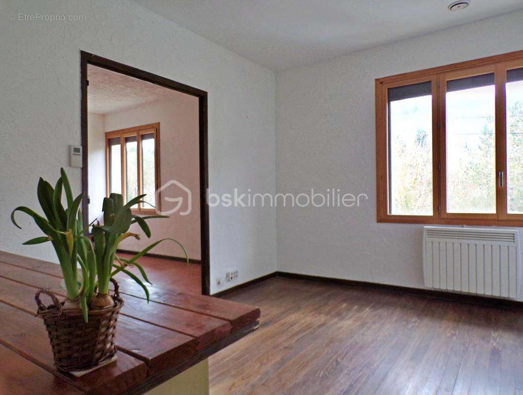 Maison à VERRERIES-DE-MOUSSANS