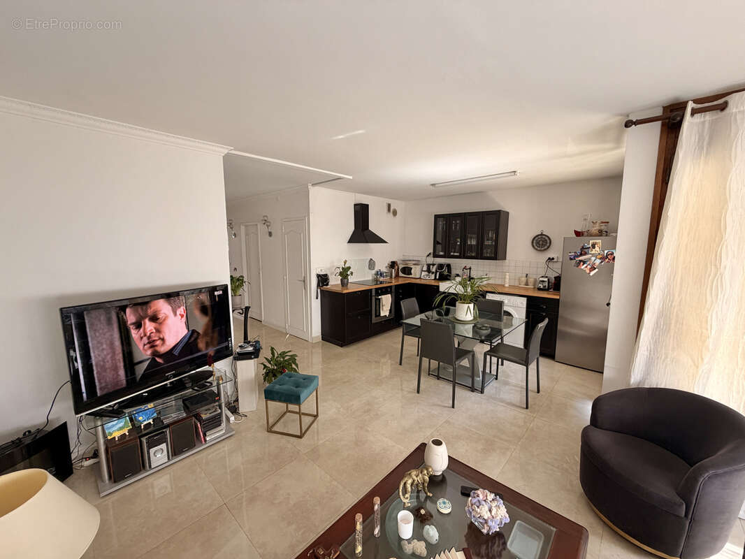 Appartement à MARSEILLE-5E