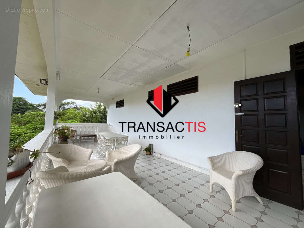 Immense appartement avec terrasse 4 pièces à acheter à Matoury - photo 2