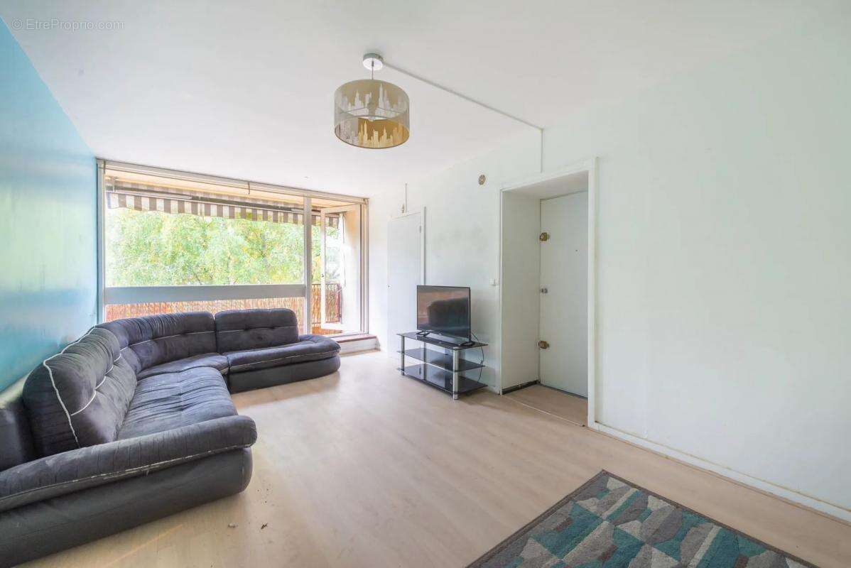 Appartement à STAINS