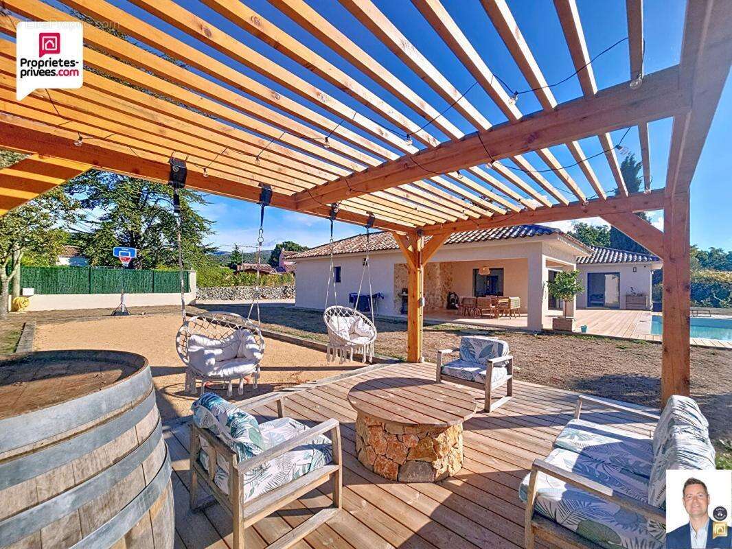 Maison à SAINT-CEZAIRE-SUR-SIAGNE