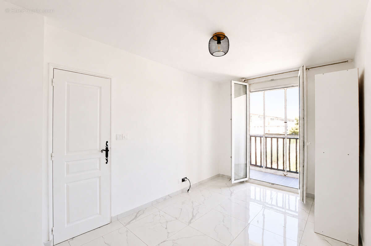 Appartement à MARSEILLE-12E
