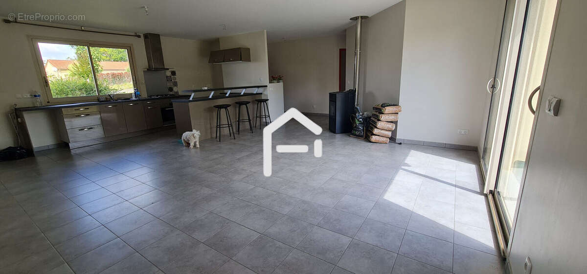 Maison à SAINT-GERMAIN-LES-BELLES