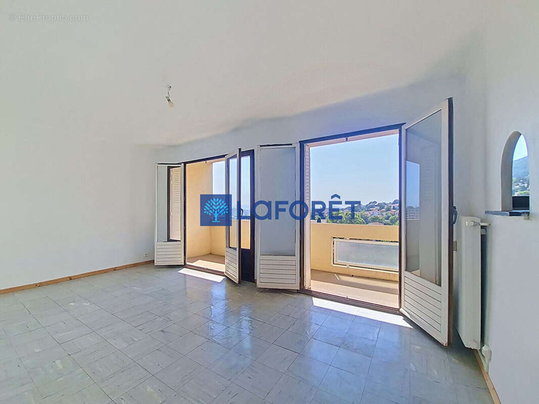 Appartement Toulon 3 pièce(s) 53.77m2 - photo 2