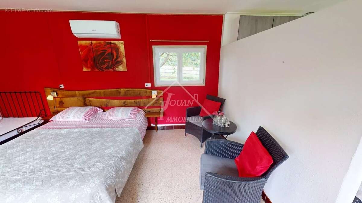 Maison à SAINT-BONNET-TRONCAIS