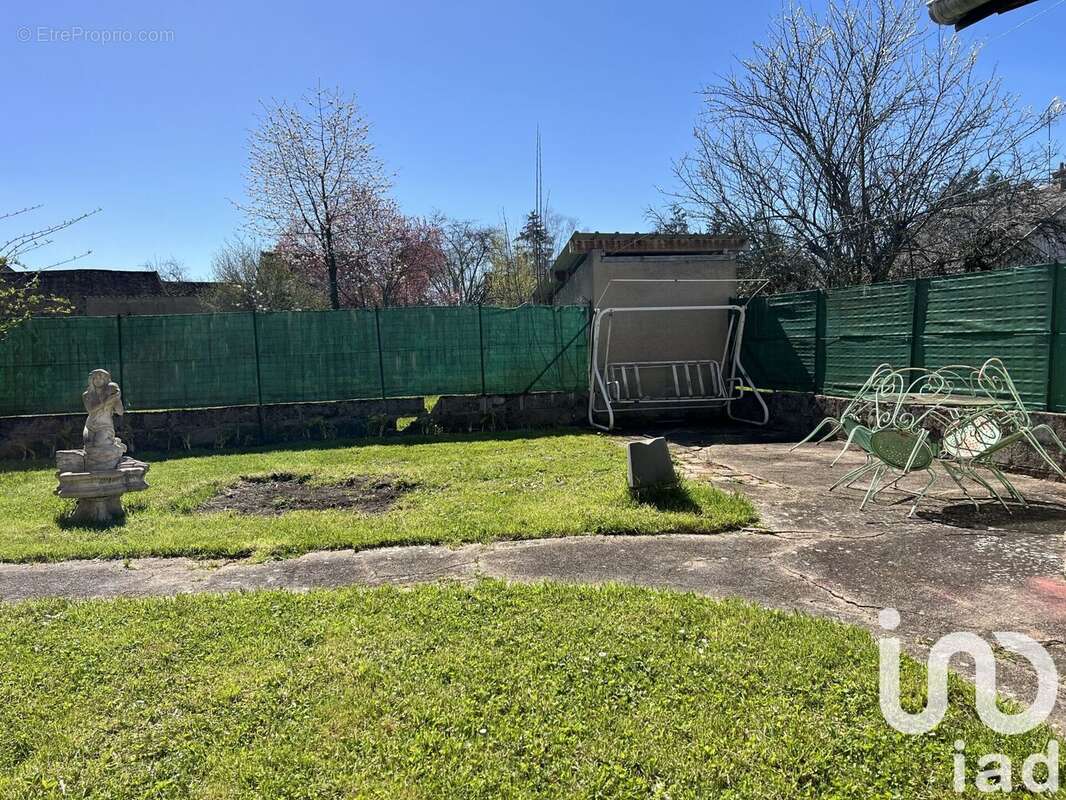 Photo 2 - Maison à GENELARD