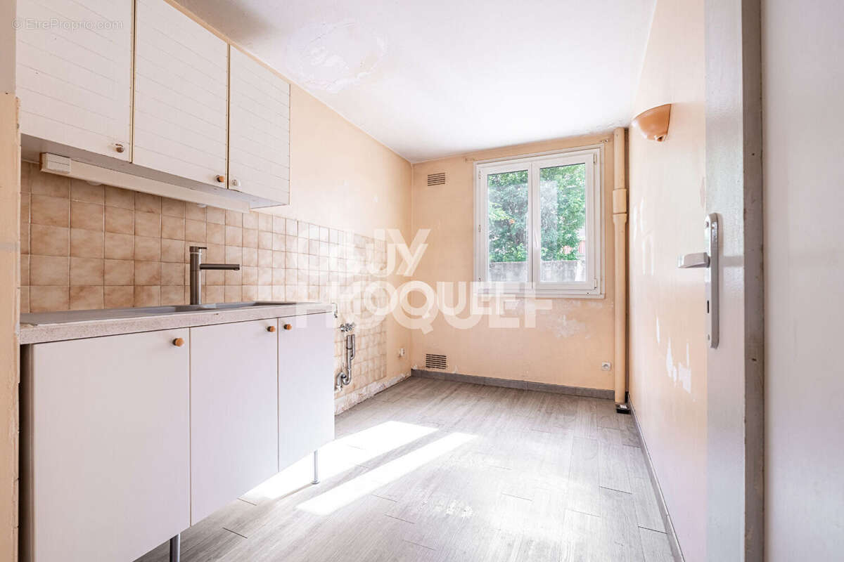 Appartement à COURBEVOIE