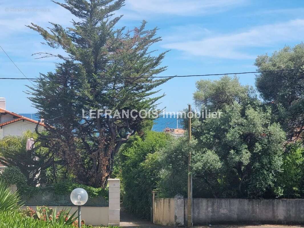 Appartement à VALLAURIS