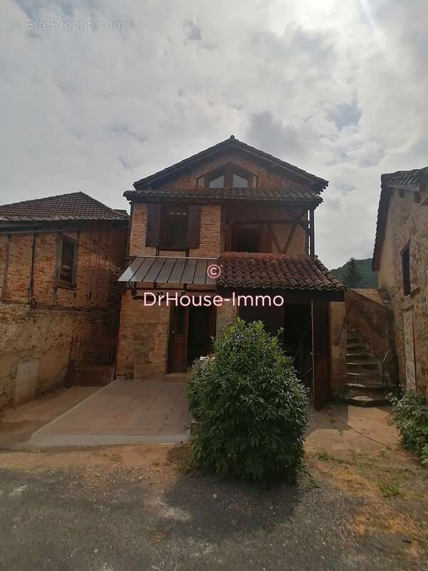 Maison à SAINT-CERE