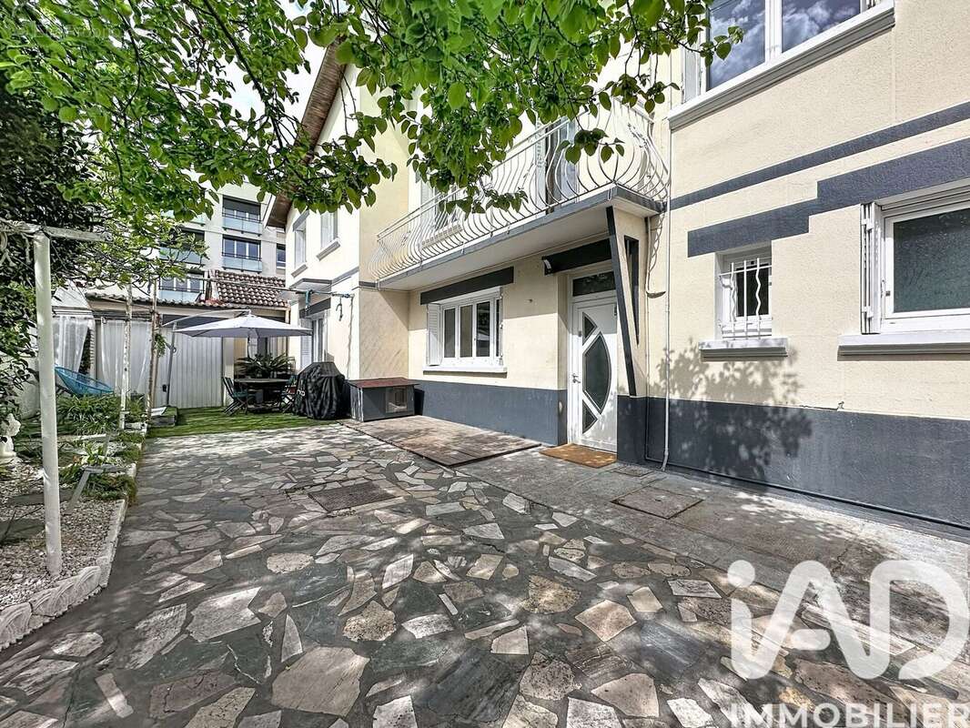 Photo 2 - Maison à LYON-8E