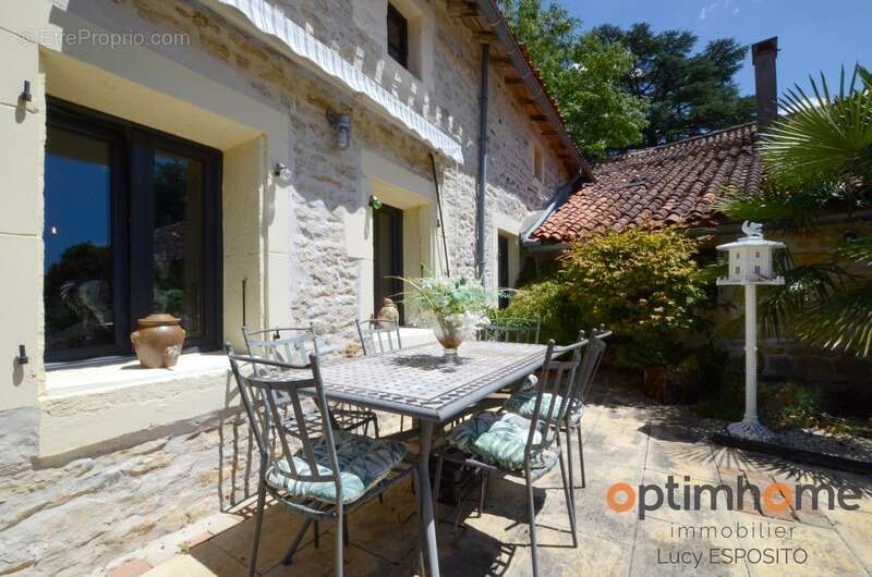 Maison à NANTEUIL-EN-VALLEE