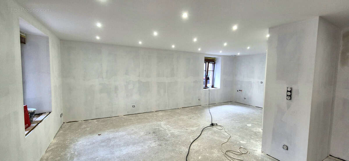 Appartement à ORCHAMPS-VENNES