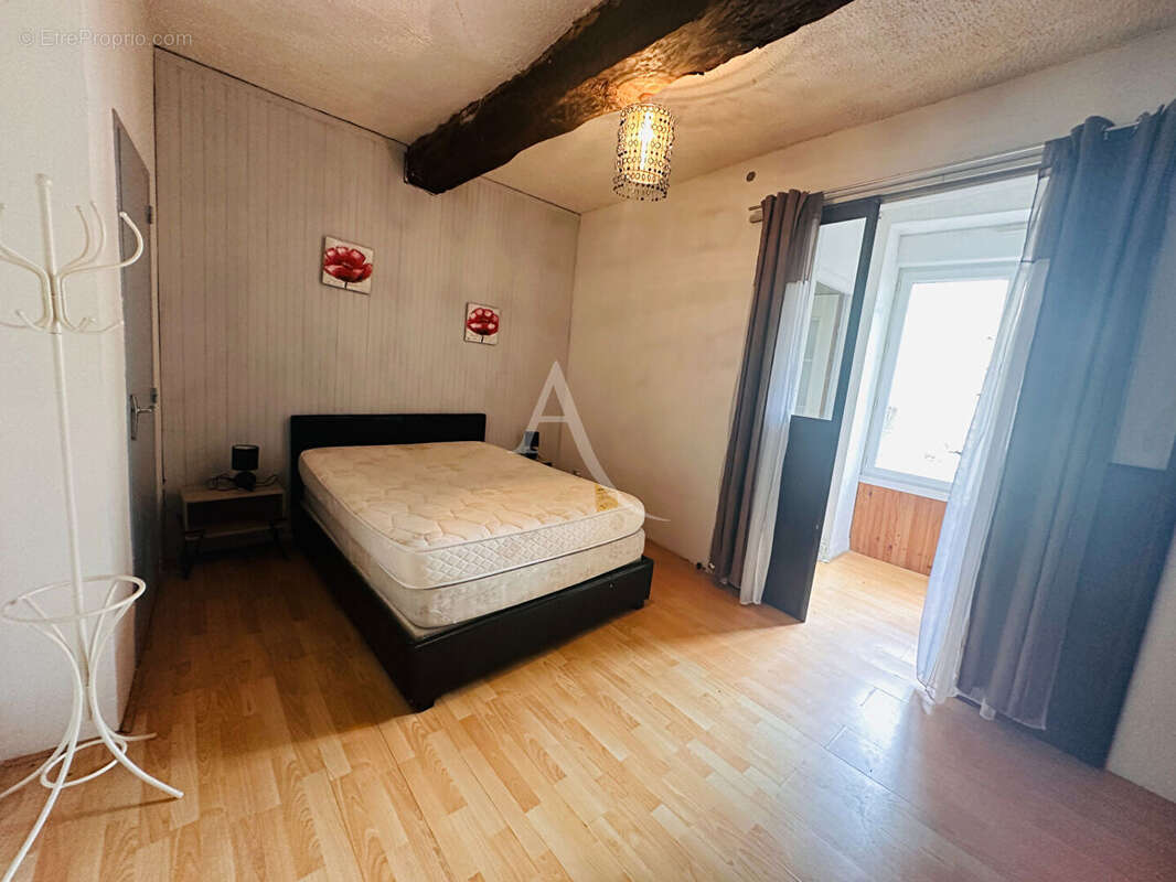 Immeuble de caractère sur la Rive Gauche de Saintes 9 pièce(s) 230 m2 - photo 13