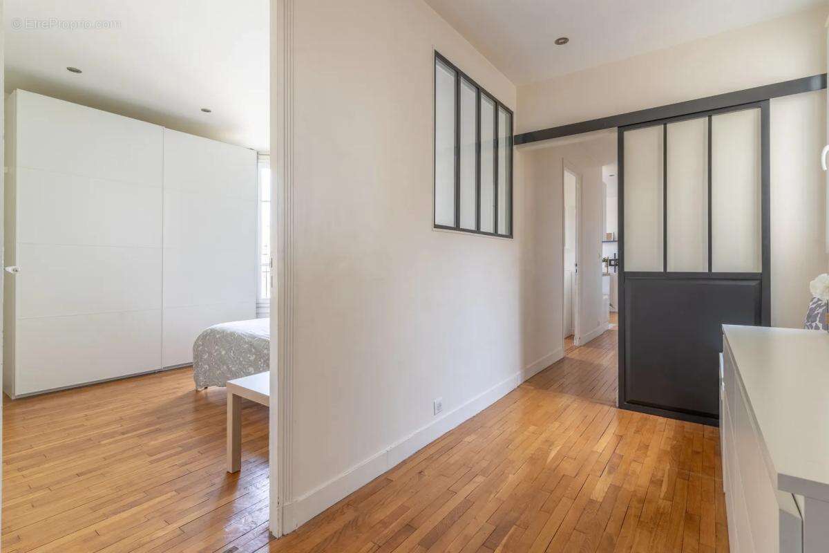 Appartement à COURBEVOIE