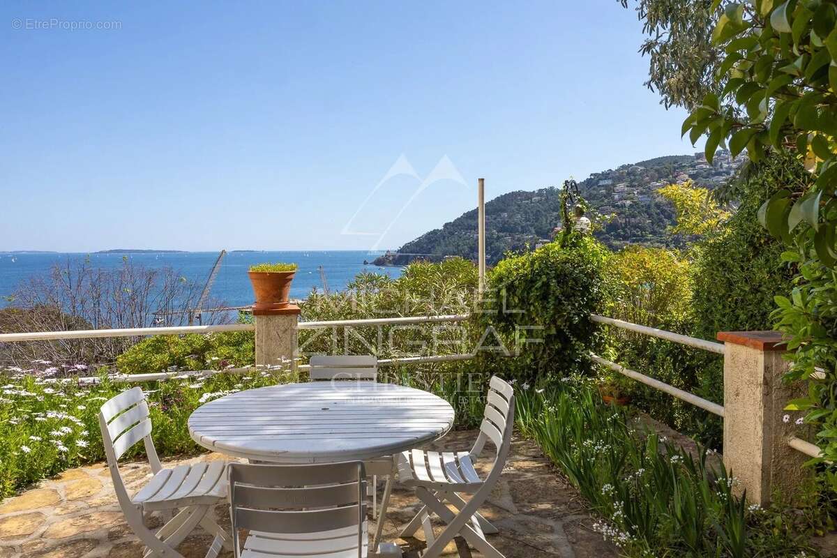 Maison à THEOULE-SUR-MER