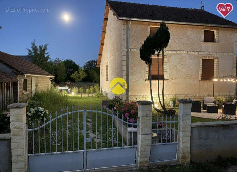 Maison à LE VEURDRE