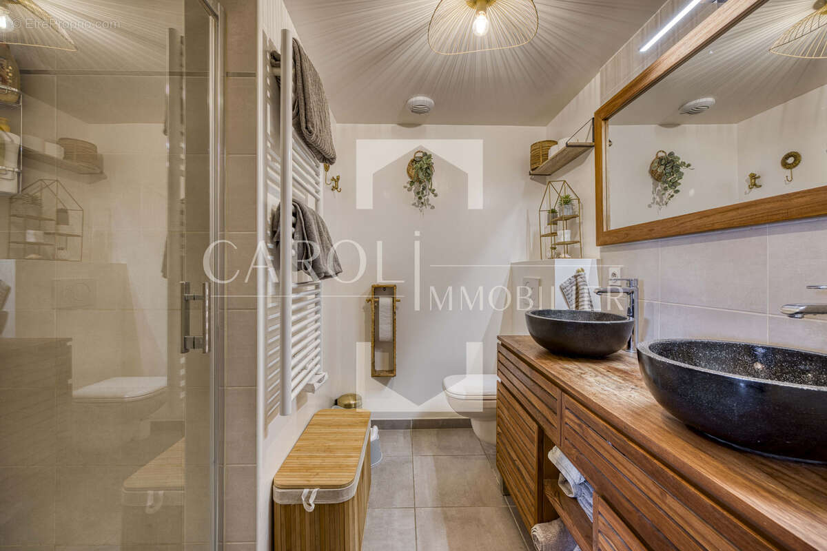 Appartement à POISY