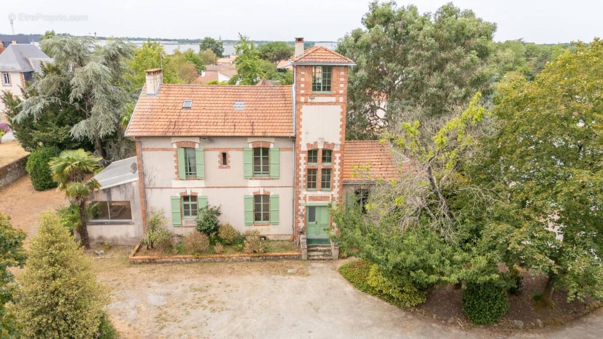 Maison à CUGAND