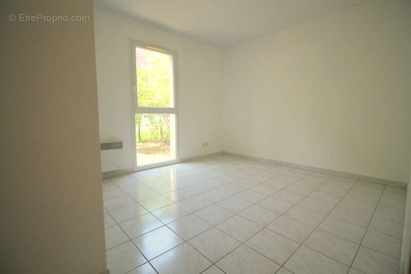 Bel appartement T3 avec terrasse, jardin, place de stationnement à Balaruc-Les-Bains - photo 6