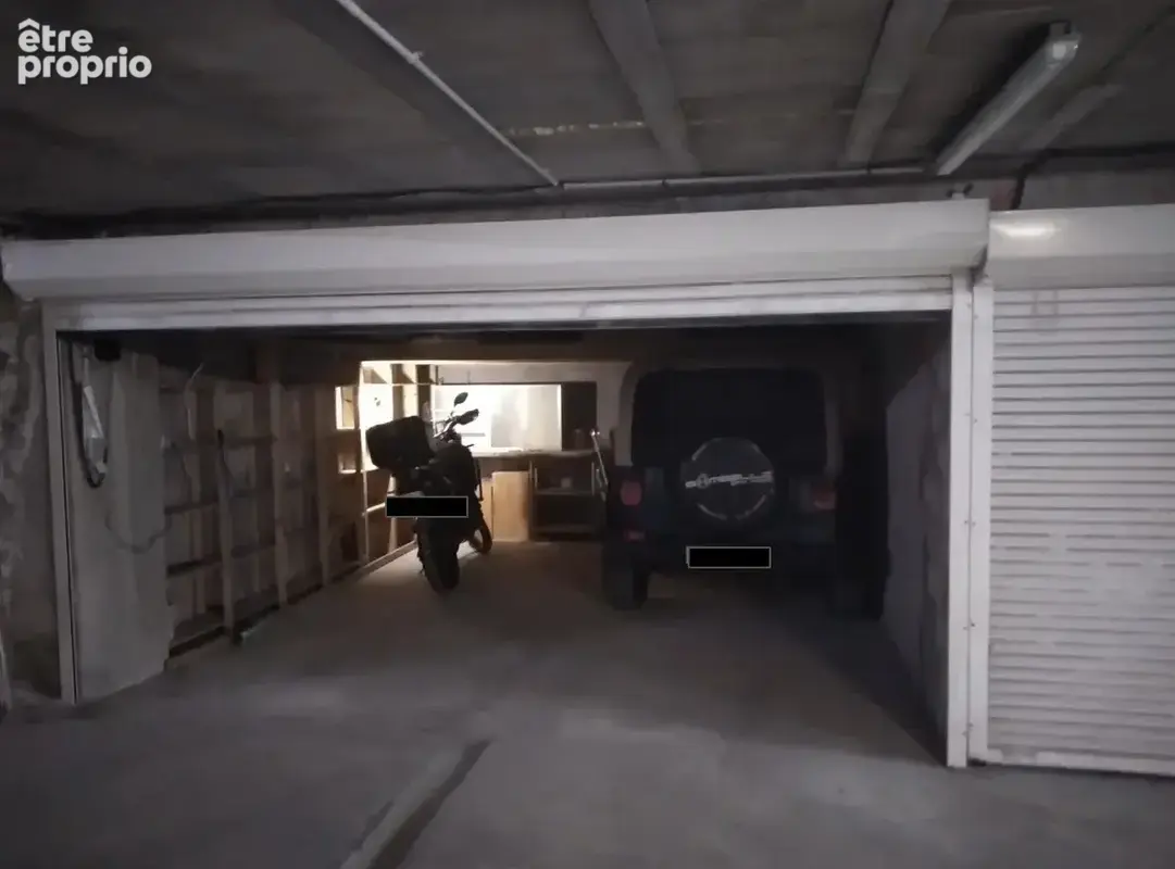 Box double securise - rue sainte - 25m2 - photo 4