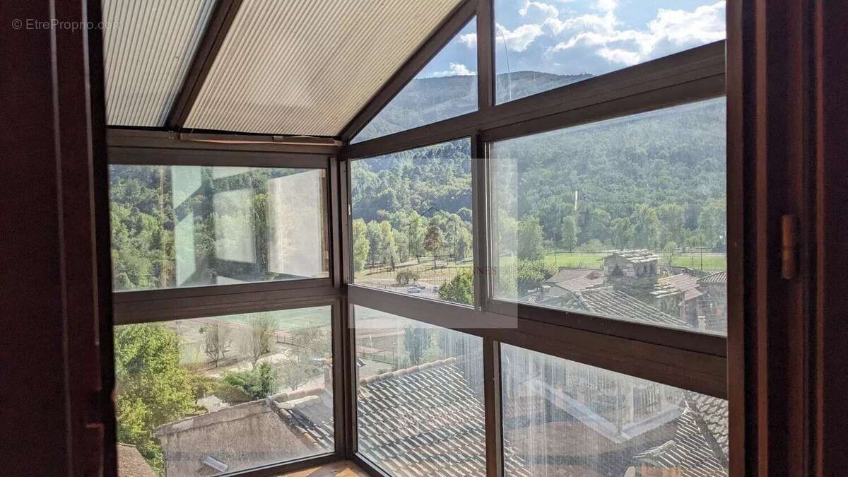 Appartement à LE COLLET-DE-DEZE