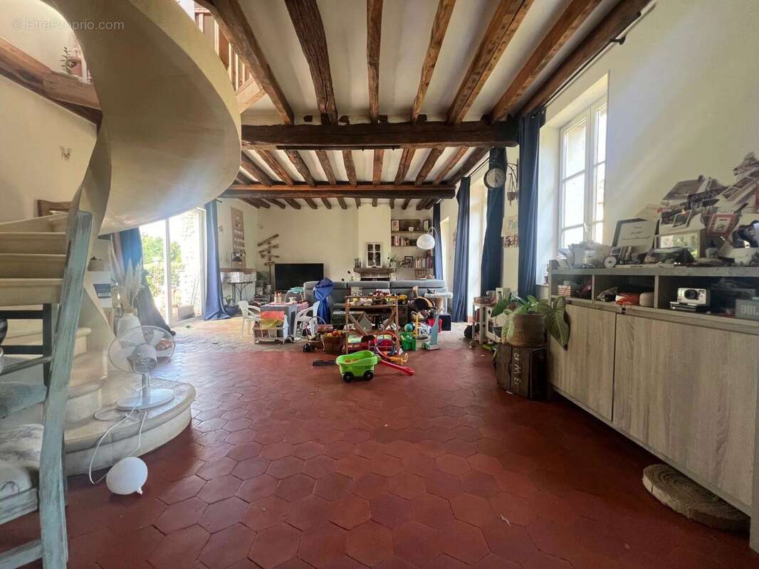 Maison à HOUDAN
