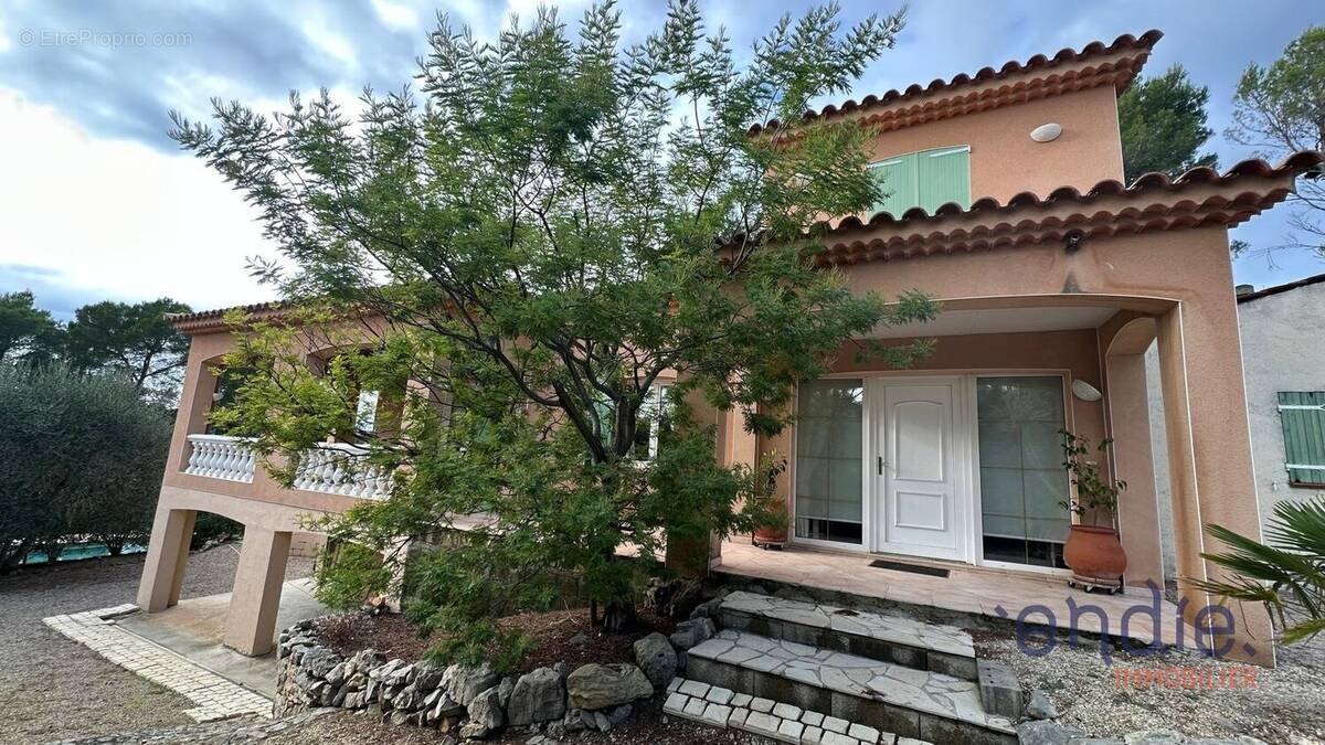 Maison à LORGUES