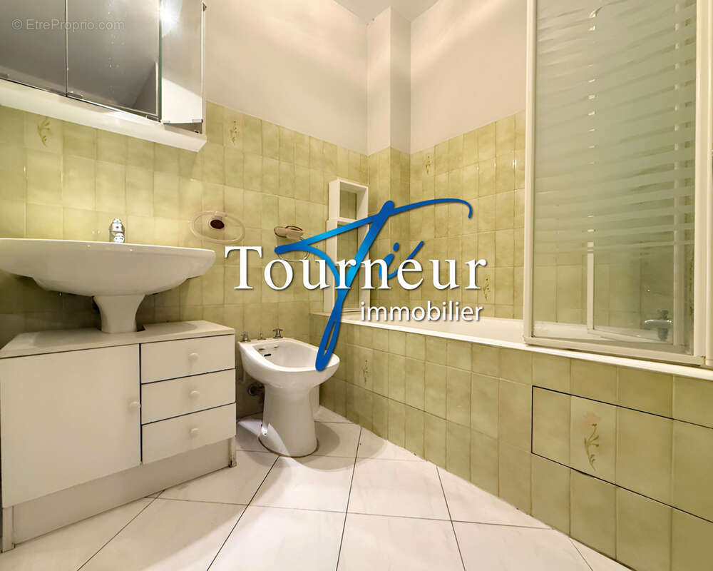 Appartement à SIX-FOURS-LES-PLAGES