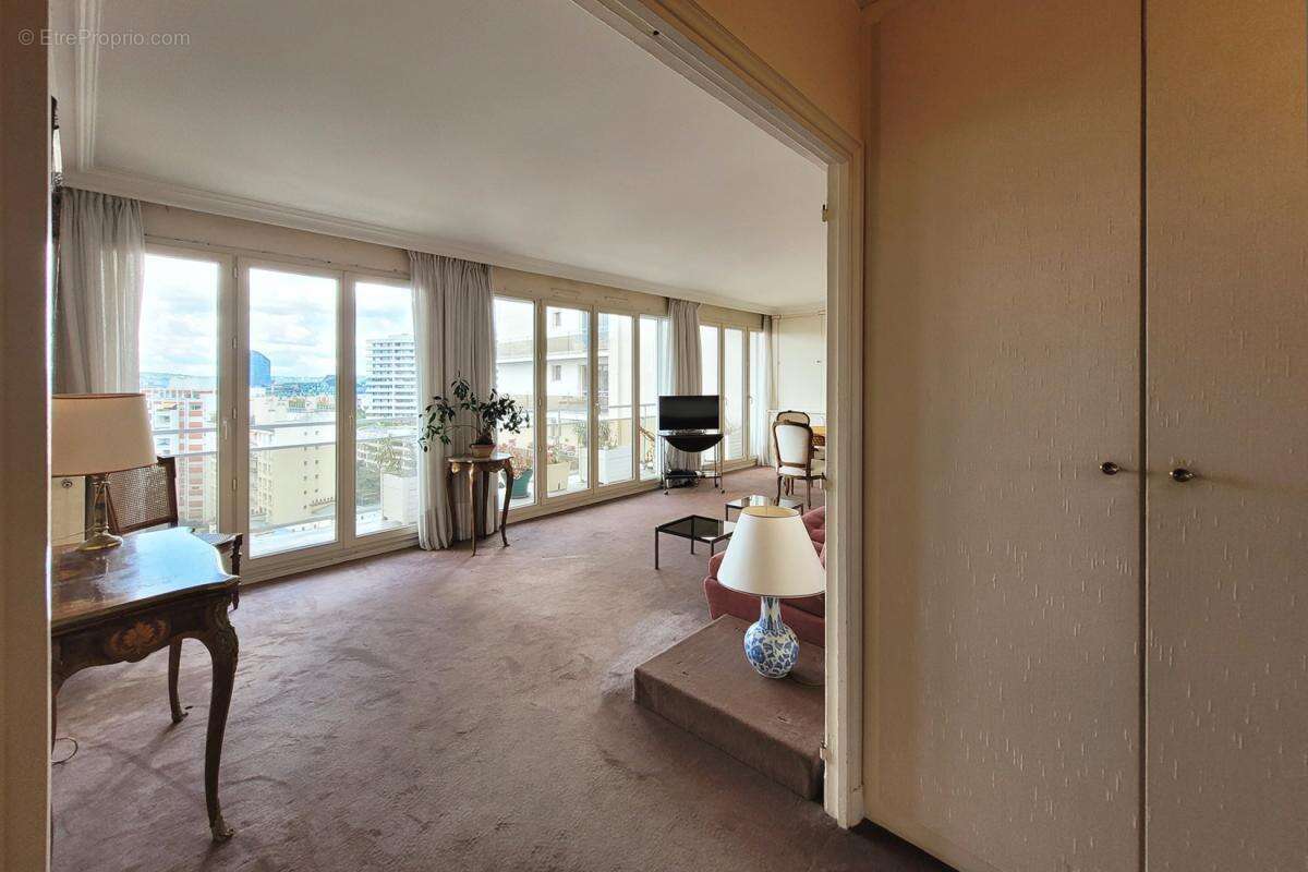 Appartement à PARIS-15E