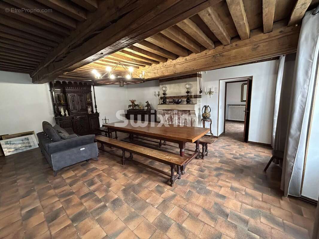 Maison à JOUX-LA-VILLE