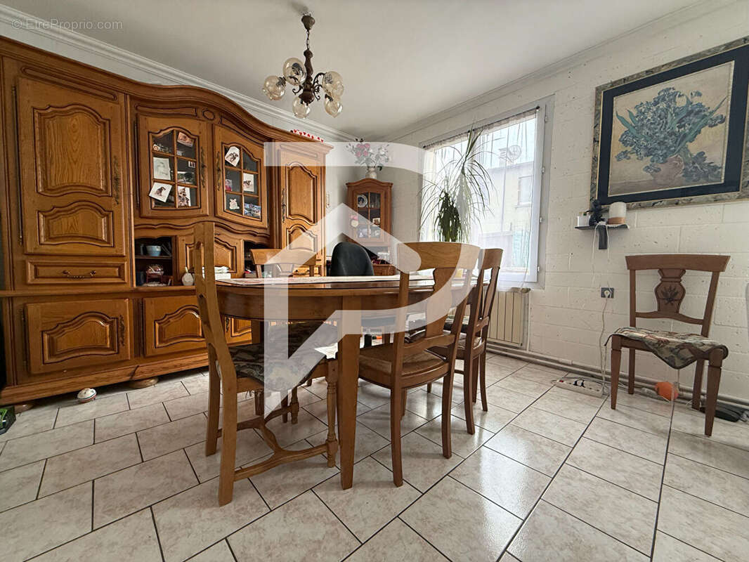 Maison à MONTATAIRE