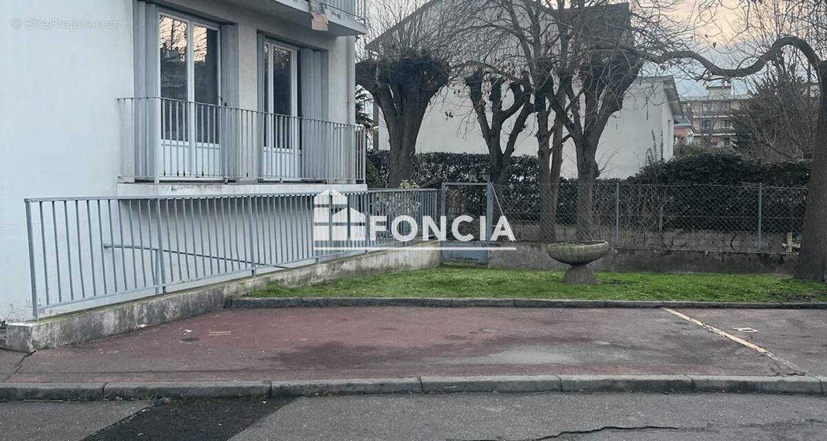 Parking à RUEIL-MALMAISON
