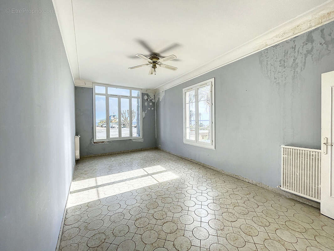 Appartement à VALLAURIS