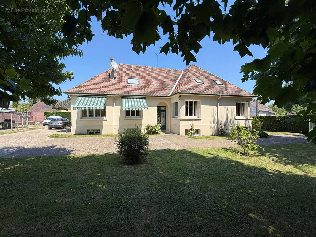 Maison à NANTEUIL-LES-MEAUX